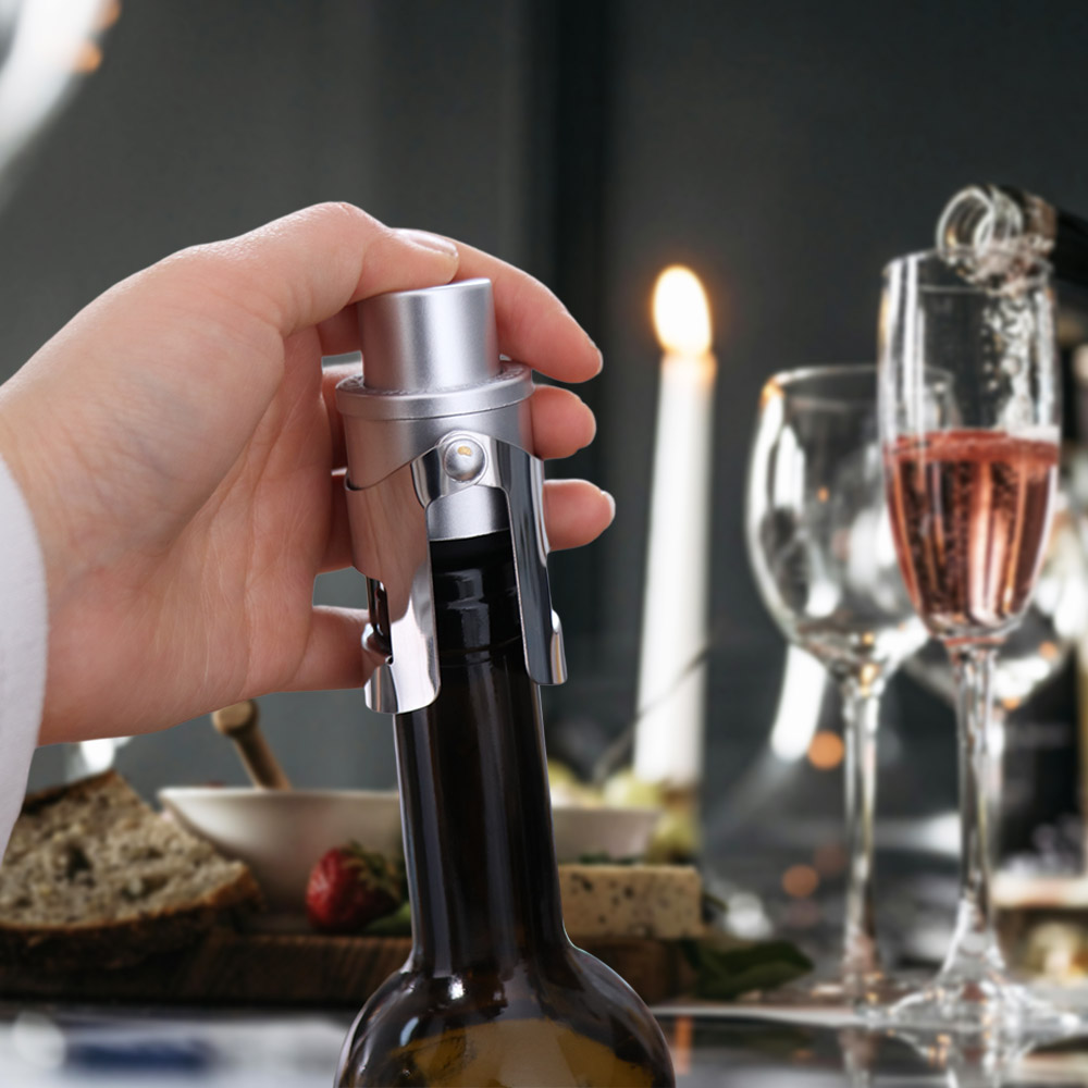 قطعتان من سدادات الشمبانيا الم - مراجعة Wine Stopper Vacuum وسعره